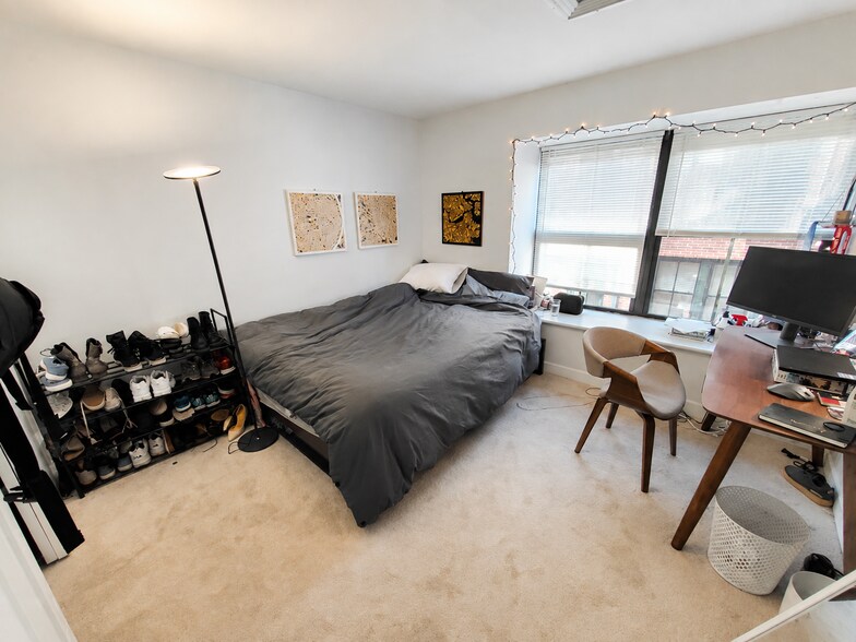 Building Photo - 1661-1663 Washington St. Unit 205