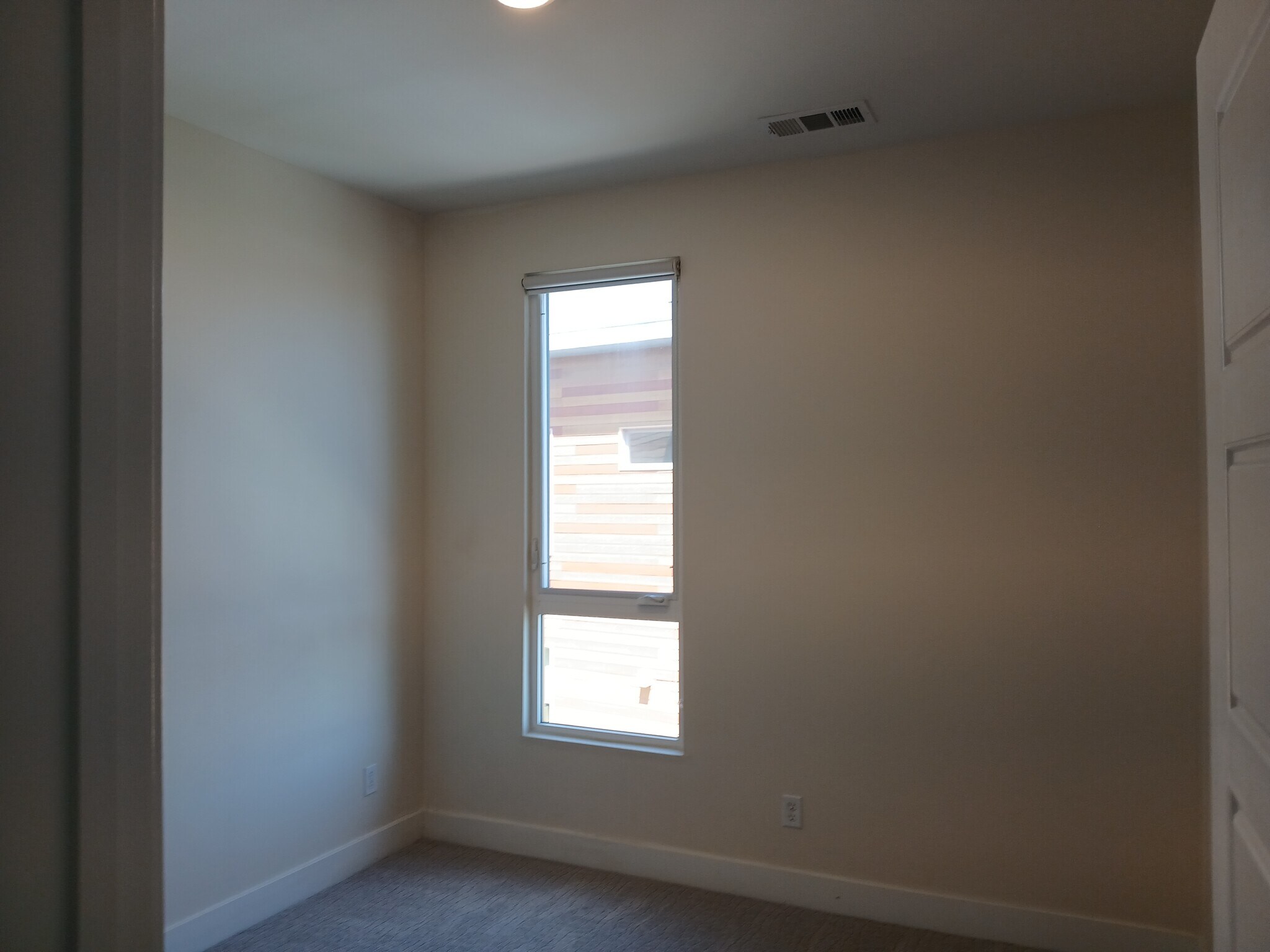 Building Photo - 135 W Live Oak Ave