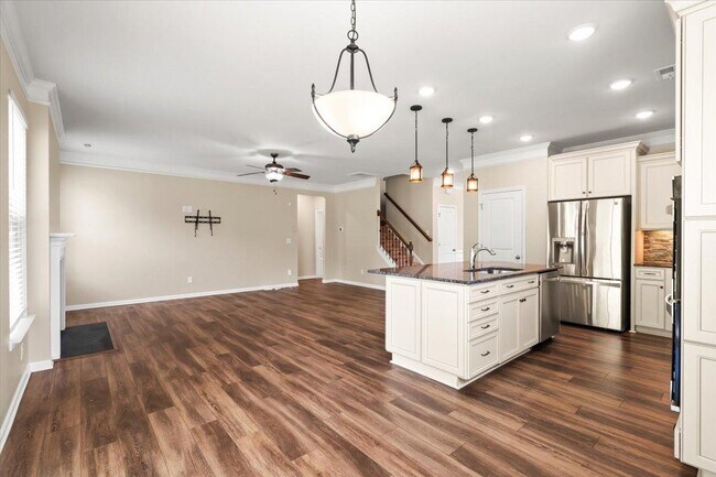Building Photo - 2433 Chinkapin Ct
