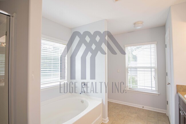 Building Photo - 110 Spring Lakes Dr