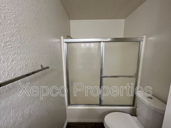 Building Photo - 2821 Los Felices Cir W