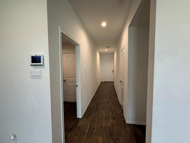 Building Photo - 2331 Gold Forsythia Ln