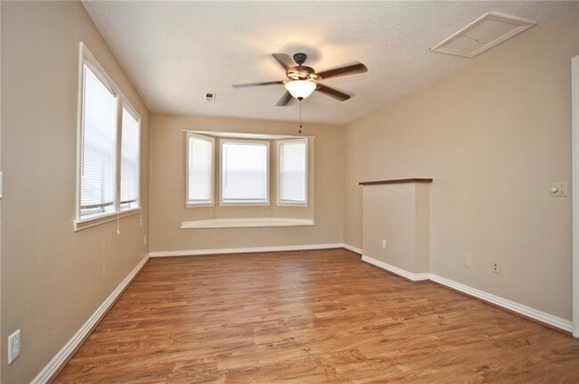 Building Photo - 311 Willow Ave