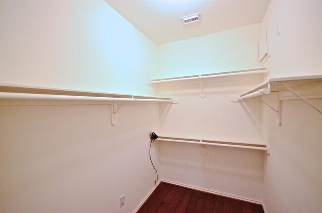 Building Photo - 5802 Sage River Ct
