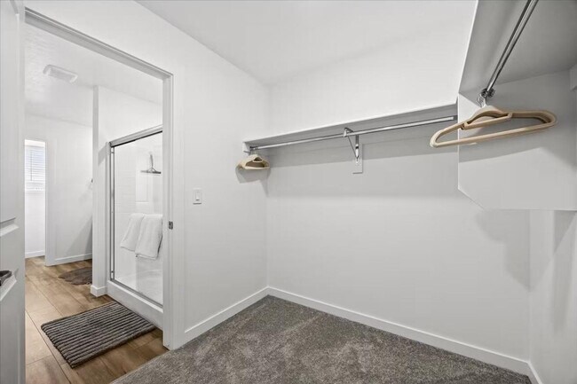 Building Photo - 195 N Nursery Ave