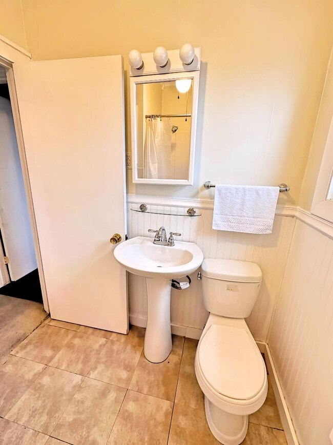 Building Photo - 303 Leavy Ave