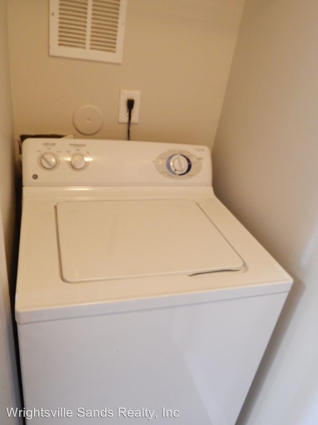 Building Photo - 2 br, 2 bath House - 805 March Court Unit K