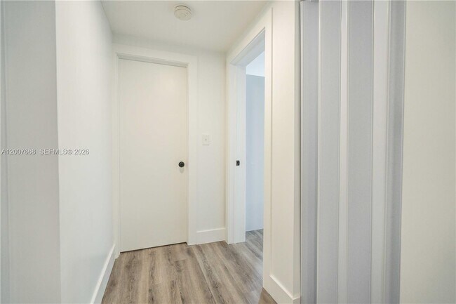 Building Photo - 725 81st St