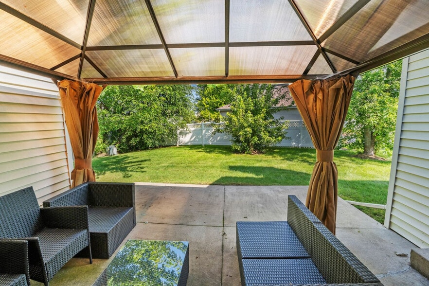 Building Photo - 784 Long Island Cir