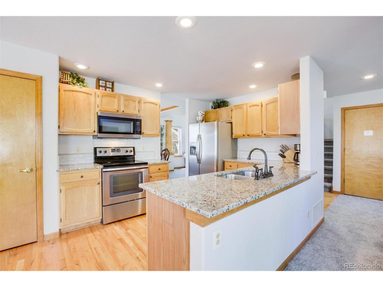 Building Photo - 15581 Flowerhill Cir