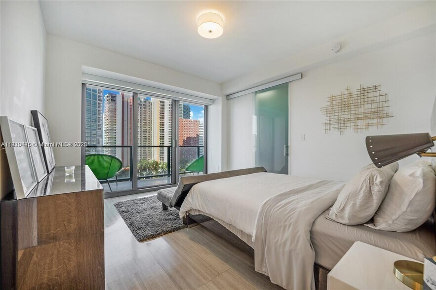 Building Photo - 1451 Brickell Ave