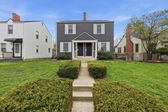 Building Photo - 735 E Mithoff St