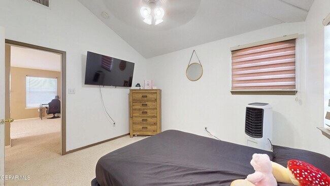 Building Photo - 10803 Elise St