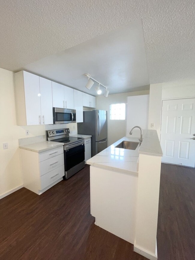 Building Photo - 91-1203 KANEANA STREET#B