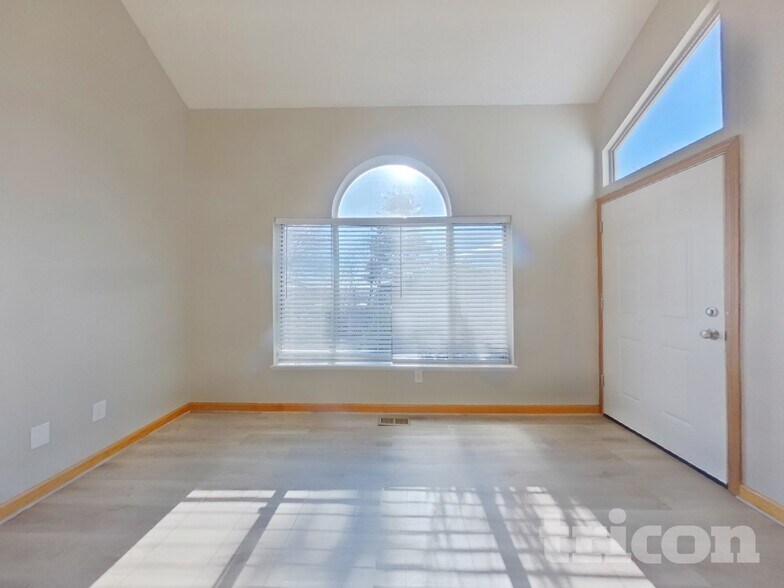 Building Photo - 14652 E Bellewood Pl