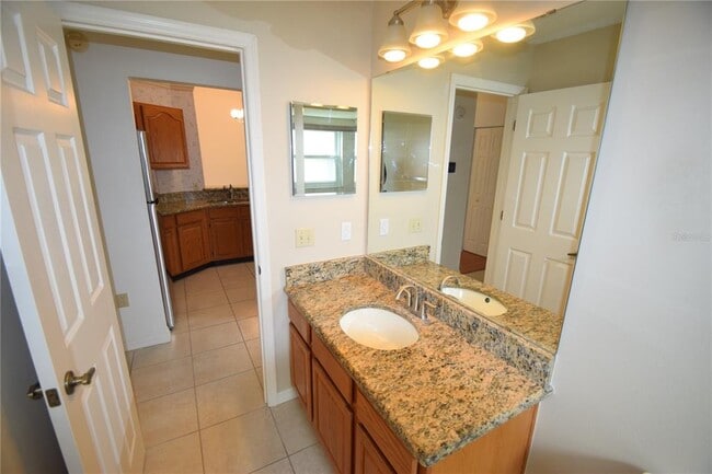 Building Photo - 5955 Chickadee Dr