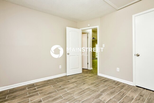 Building Photo - 3 Bedroom Pet-Friendly Home in Ellenwood, GA with Main Street Renewal