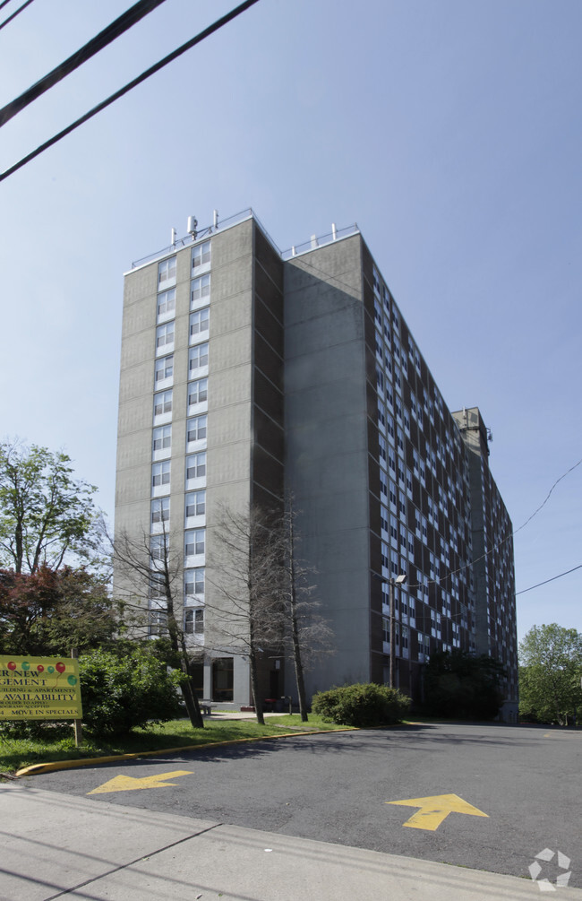 Building Photo - Luther Towers (55+)