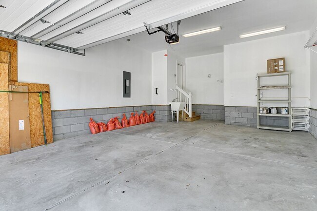 Building Photo - 3688 Maidstone Dr