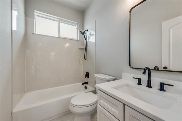 Building Photo - 1709 Belton Dr