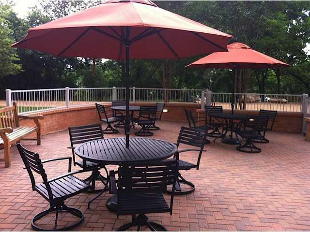 Building Photo - 54 Rainey St