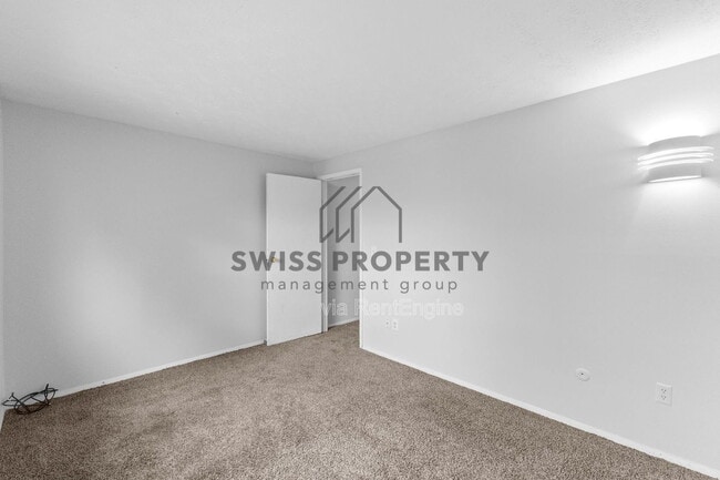 Building Photo - 5 King Arthur Ct