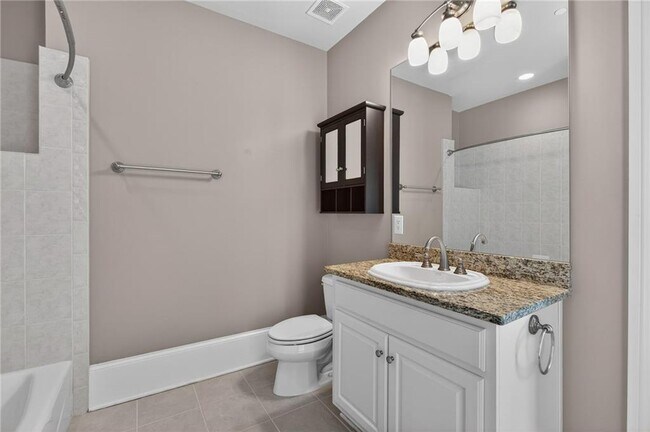 Building Photo - 3475 Roxboro Rd NE