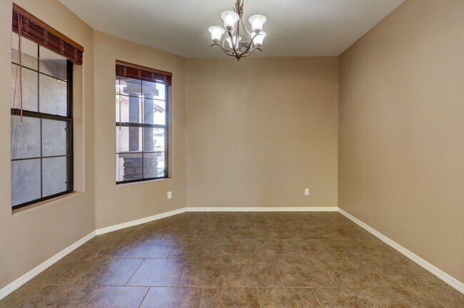 Building Photo - Beautiful 4 bedroom 2 bathroom home in Prescott!