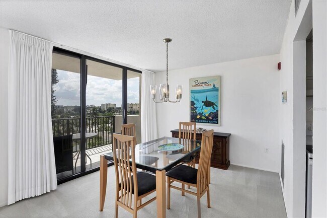 Building Photo - 1055 S Beach Rd