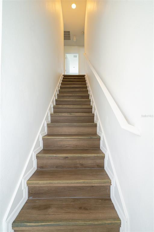 Building Photo - 202 Walnut Crest Run