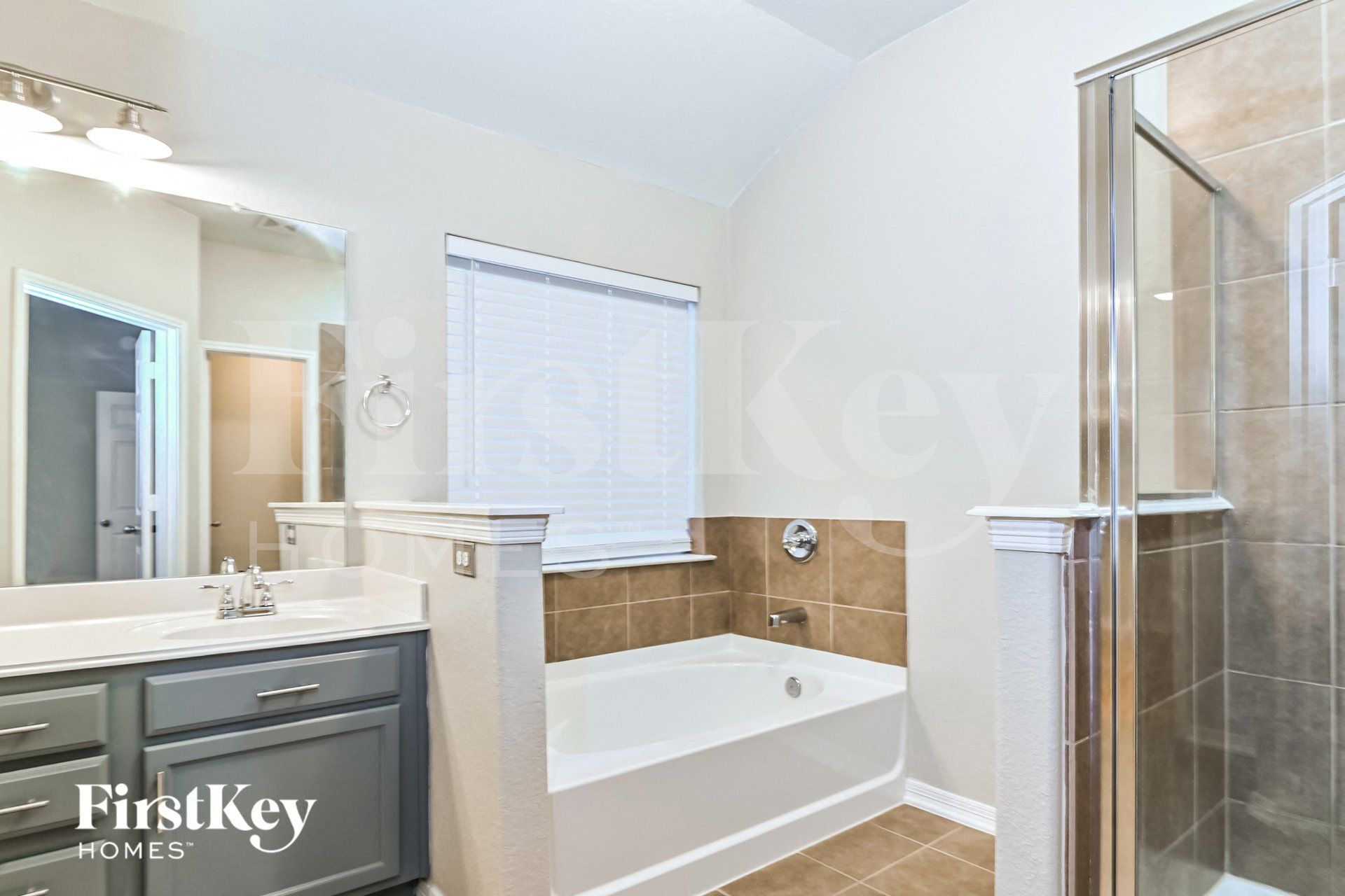 Building Photo - 9907 Clanton Pines Dr