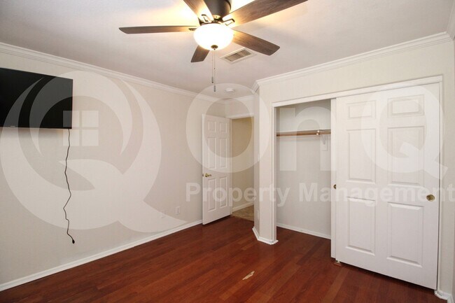 Building Photo - 254 E Nunneley Rd