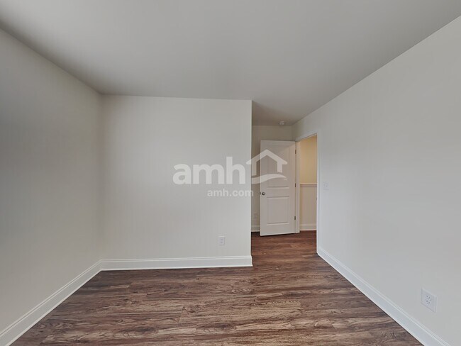 Building Photo - 405 Levon Ct