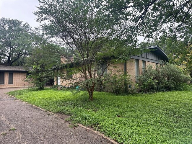 Building Photo - 8910 Little Walnut Pkwy