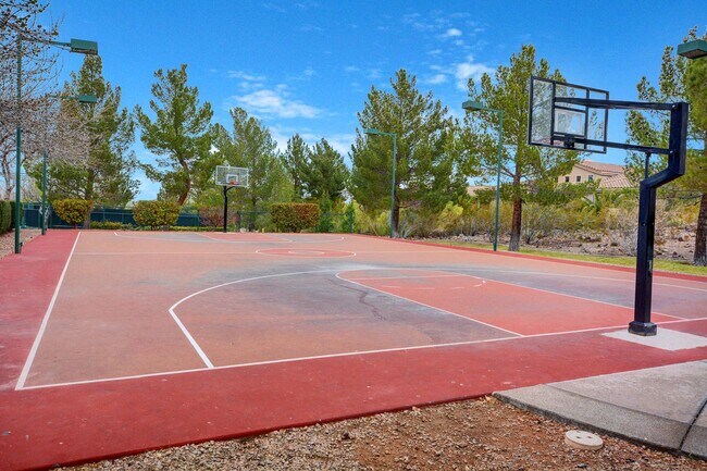 Building Photo - Anthem country Club Golf Community Beauty