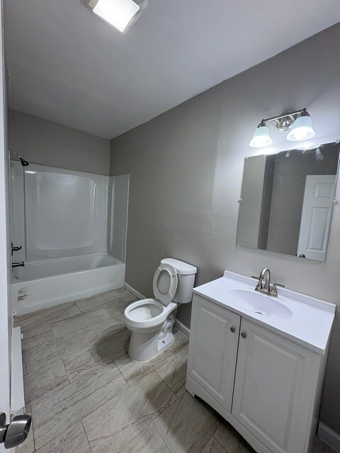 Building Photo - 56 Ashley St