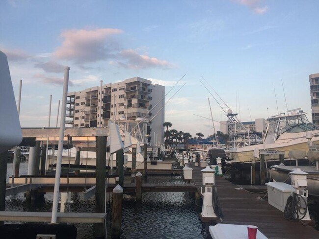 Building Photo - 5159 N Hwy A1A