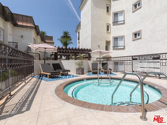 Building Photo - 230 S Hamilton Dr