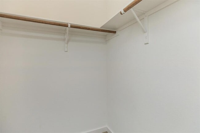 Building Photo - 428 Ozark Trl