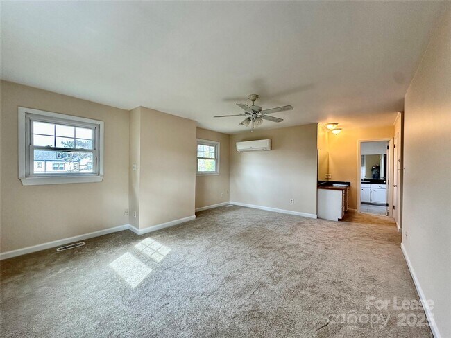 Building Photo - 2063 Eaton Rd