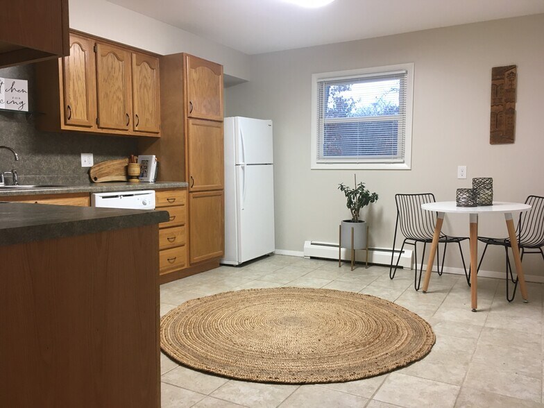 Building Photo - 24306 W McGillen Ave