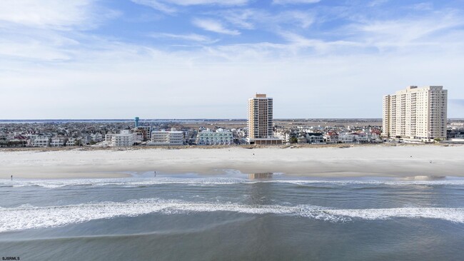 Building Photo - 5200 Boardwalk