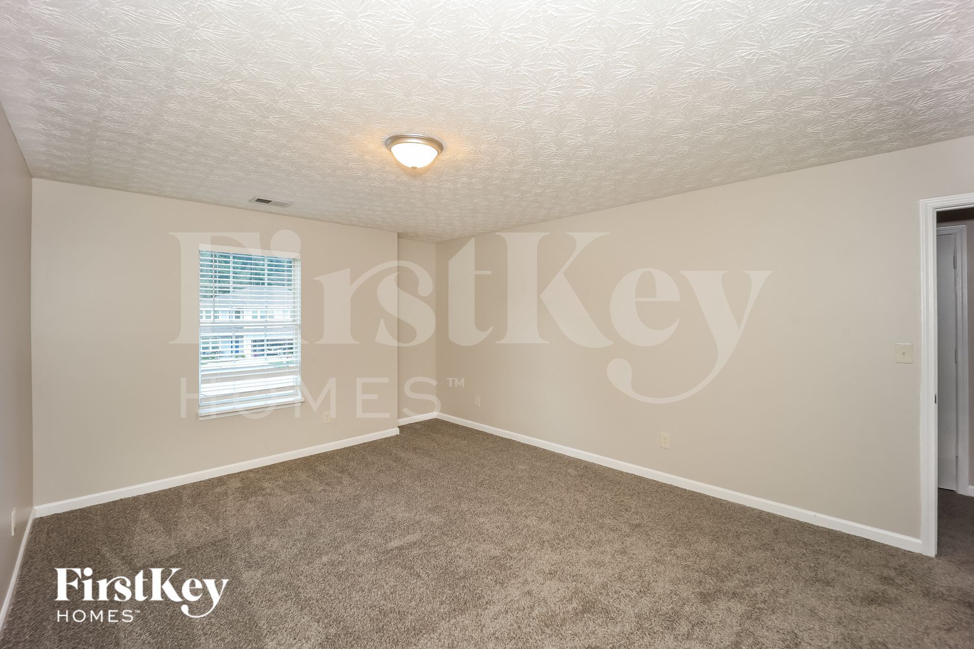 Building Photo - 3308 Summer Brooke Ln