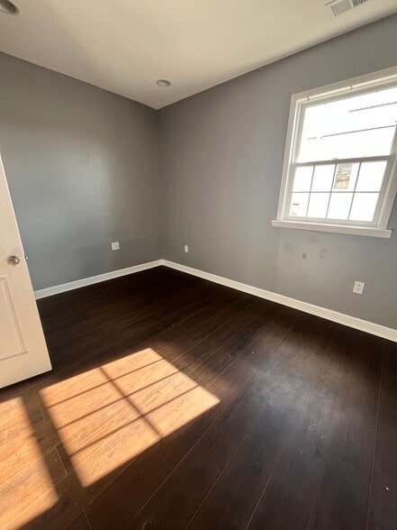 Building Photo - 2635 Livingston St