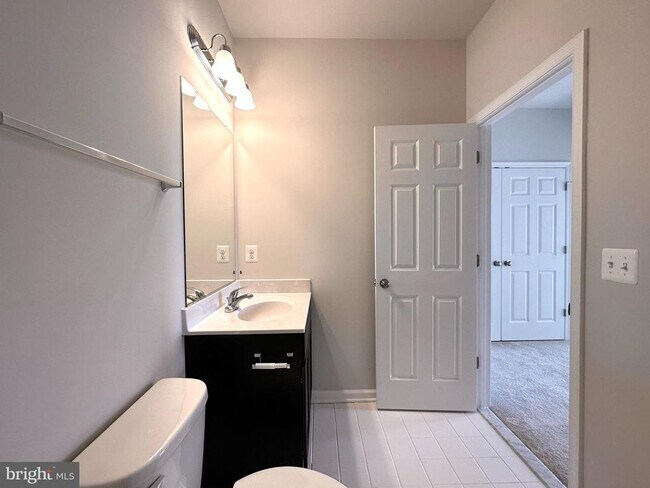 Building Photo - 526 Parkland Dr