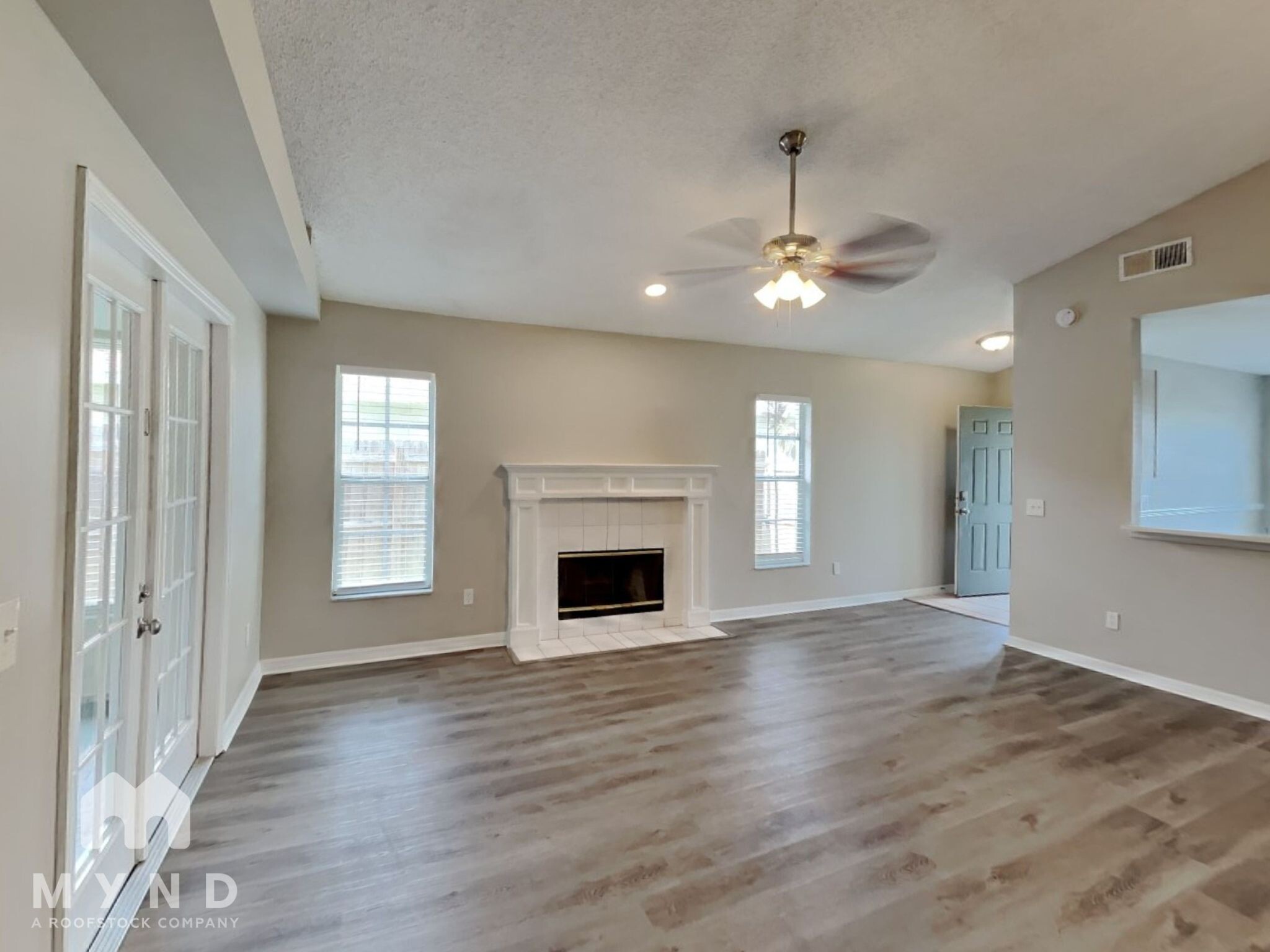 Building Photo - 4830 Fort Dodge St