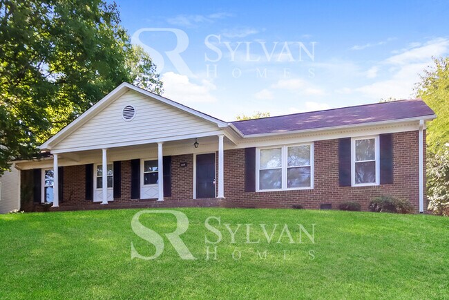 Building Photo - Welcome home to this stunning 3 bedroom, 2 bathroom brick home