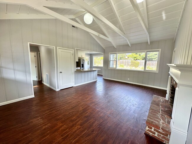 Building Photo - Charming Strawberry/Mill Valley Home w/Lar...