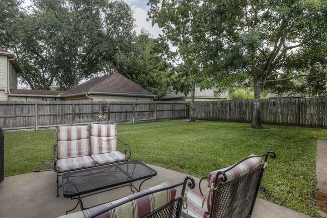 Building Photo - 12439 Piping Rock Dr