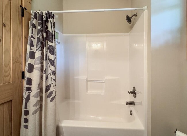 Building Photo - 111 Watkins Farm Rd